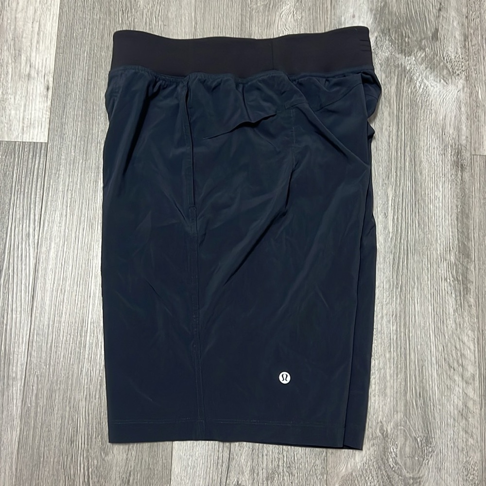 Lululemon Men's water repellent fabric Shorts /Navy Blue /Size Small